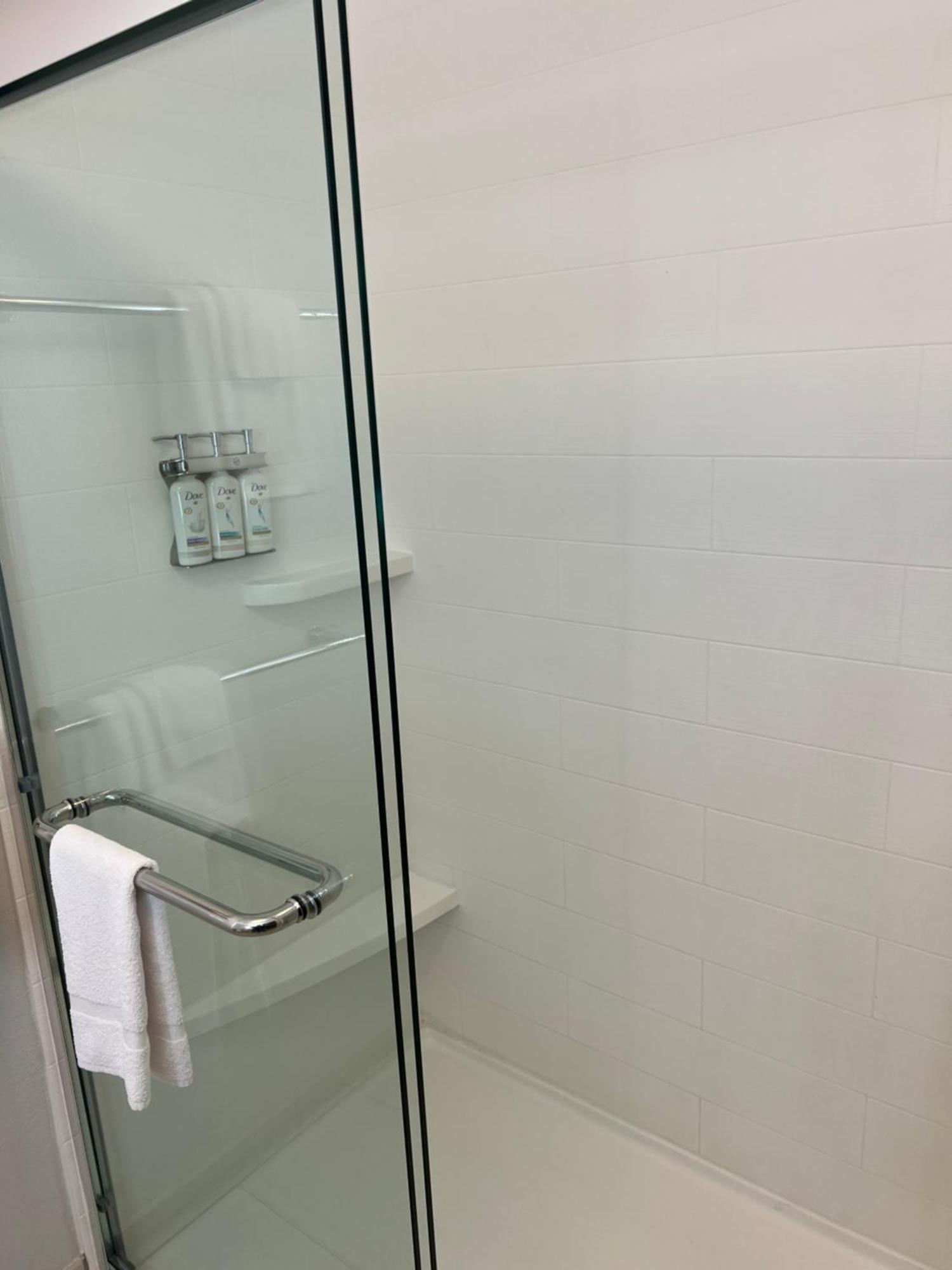 Holiday Inn Express & Suites Mobile - University Area By Ihg Exteriör bild
