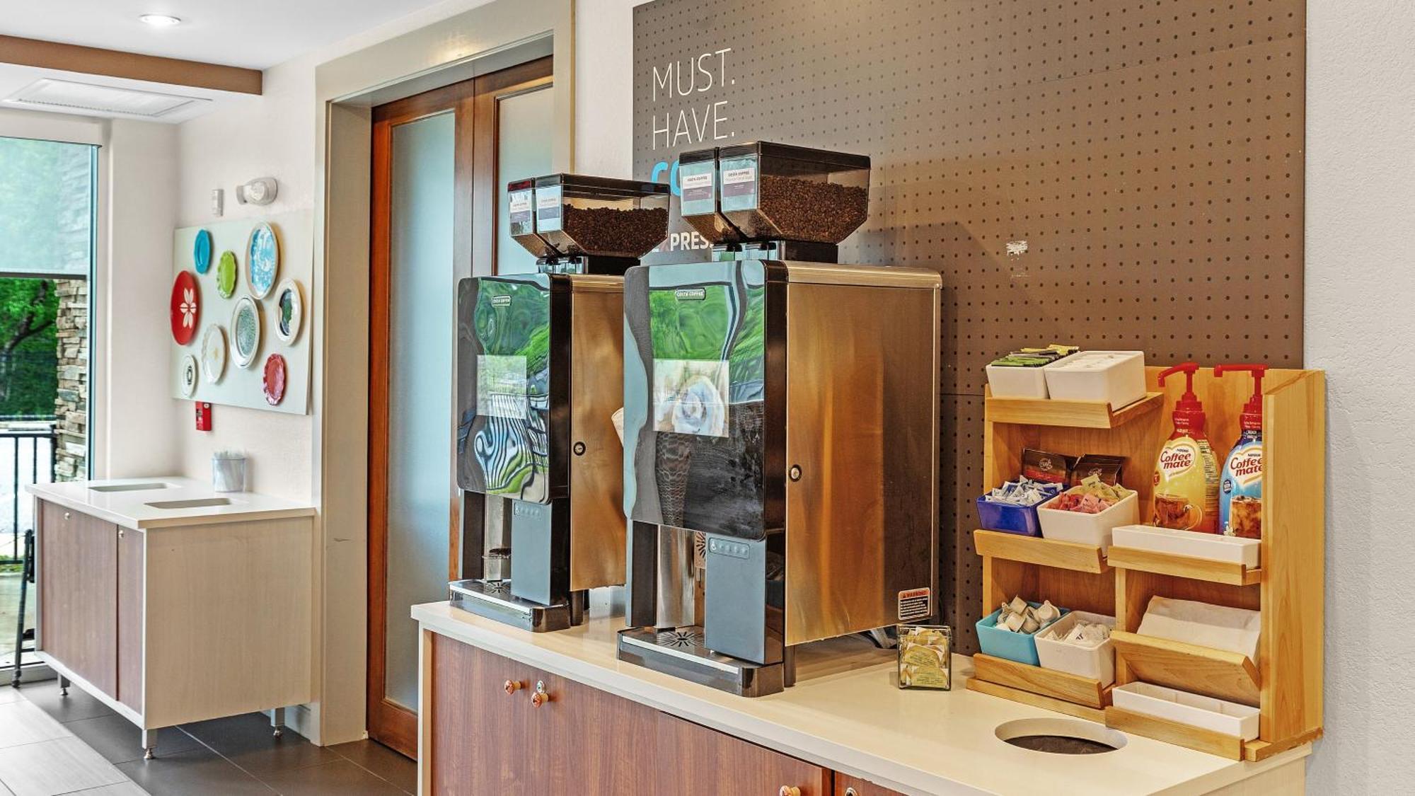 Holiday Inn Express & Suites Mobile - University Area By Ihg Exteriör bild