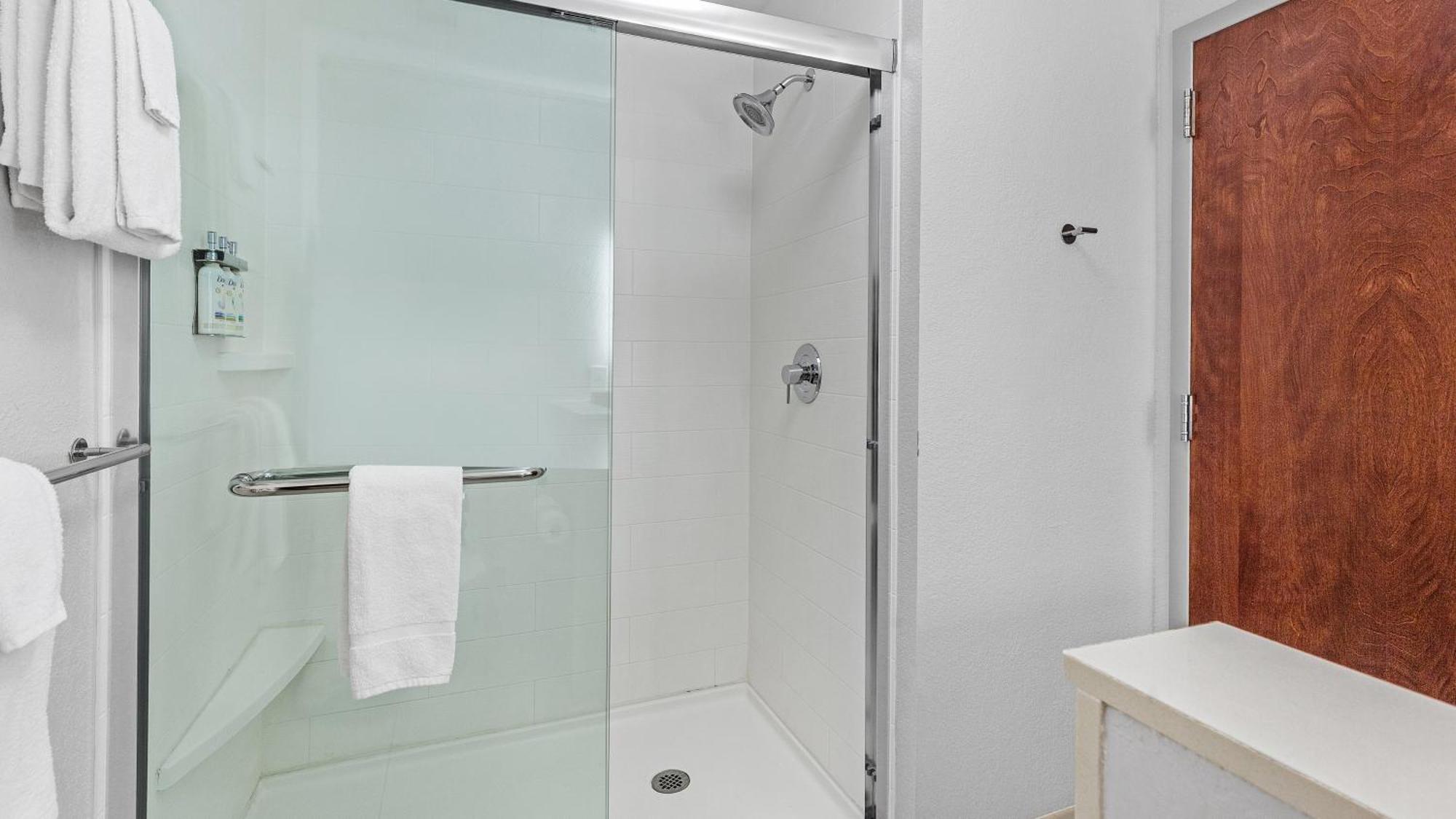 Holiday Inn Express & Suites Mobile - University Area By Ihg Exteriör bild